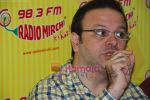 Roshan Abbas at 98.3 FM Radio Mirchi in Parel, Mumbai on 14th June 2011 (4).JPG